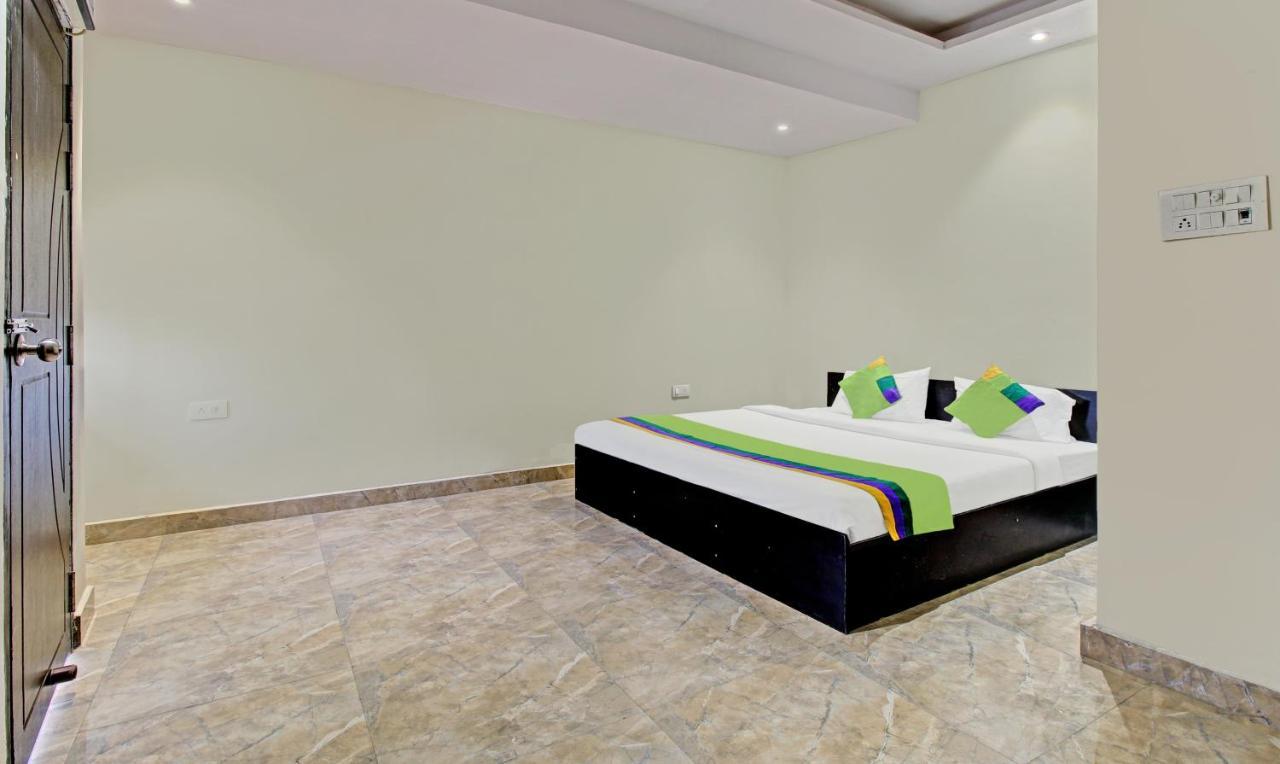 Treebo Trend Wedding Bells Kanpur Hotel Exterior photo